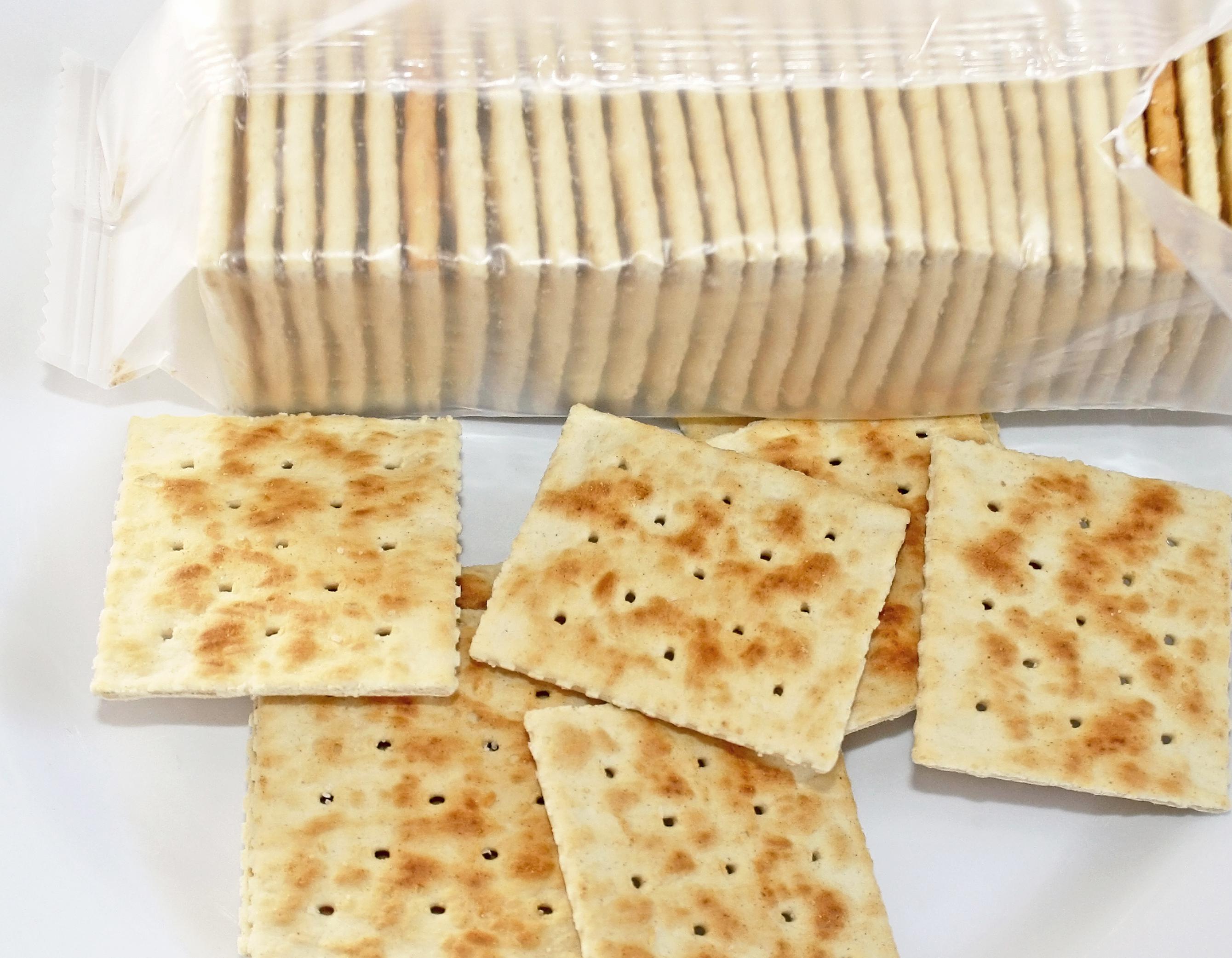 How Many Crackers are in a Sleeve of Saltines 